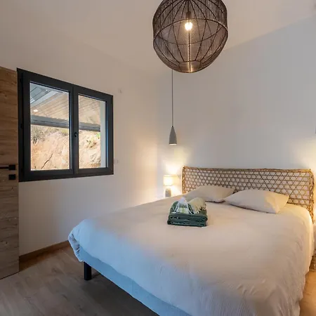 Nouveaute ! Magnifique De Standing Avec Piscine, Entre Et Montagnes, A 3 Minutes Des Belles Plages De La Rive Sud *