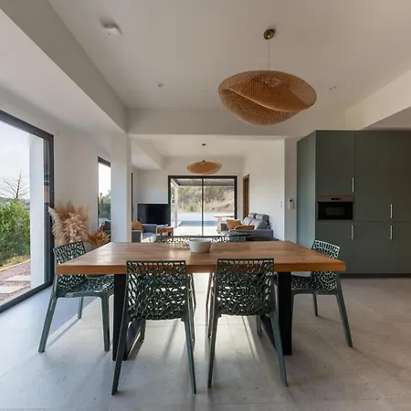 Nouveaute ! Magnifique De Standing Avec Piscine, Entre Et Montagnes, A 3 Minutes Des Belles Plages De La Rive Sud